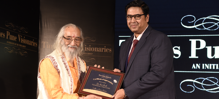 Dr.Amit Kamle awarded as Times Pune Visionary