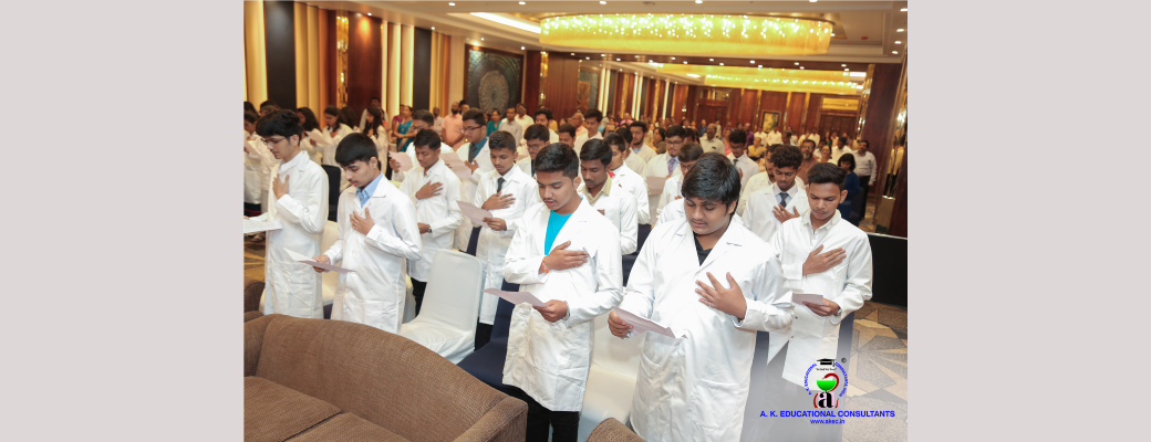 AKEC Medical Students Batch 2018 Pledge The Hippocratic Oath At The Pre Departure Meeting
